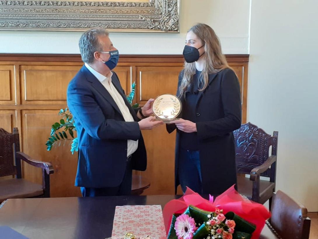 Βράβευση πρωταθλήτριας Άννας Ντουντουνάκη στα Χανιά απο Περιφερειάρχη