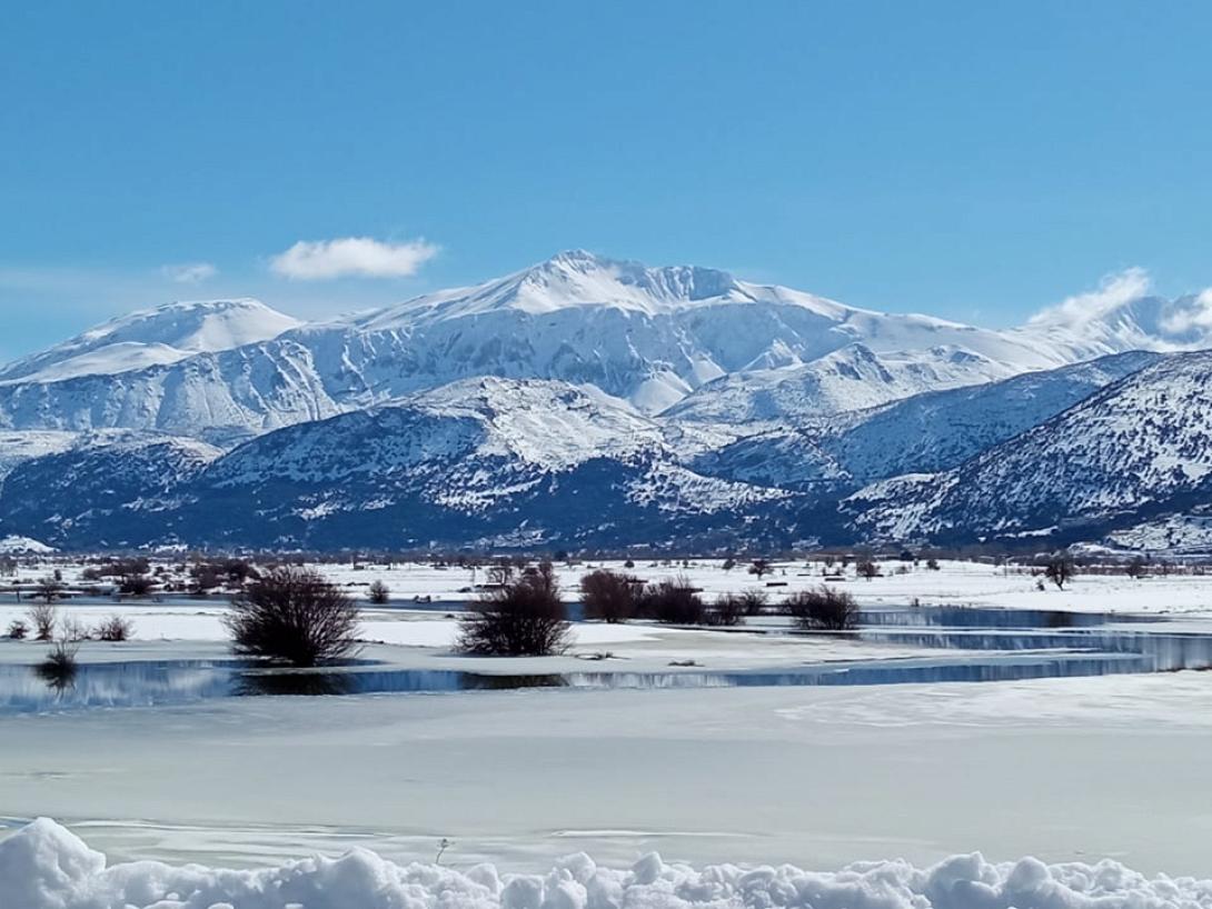 Εντυπωσιακές χιονισμένες εικόνες από το Οροπέδιο Λασιθίου 