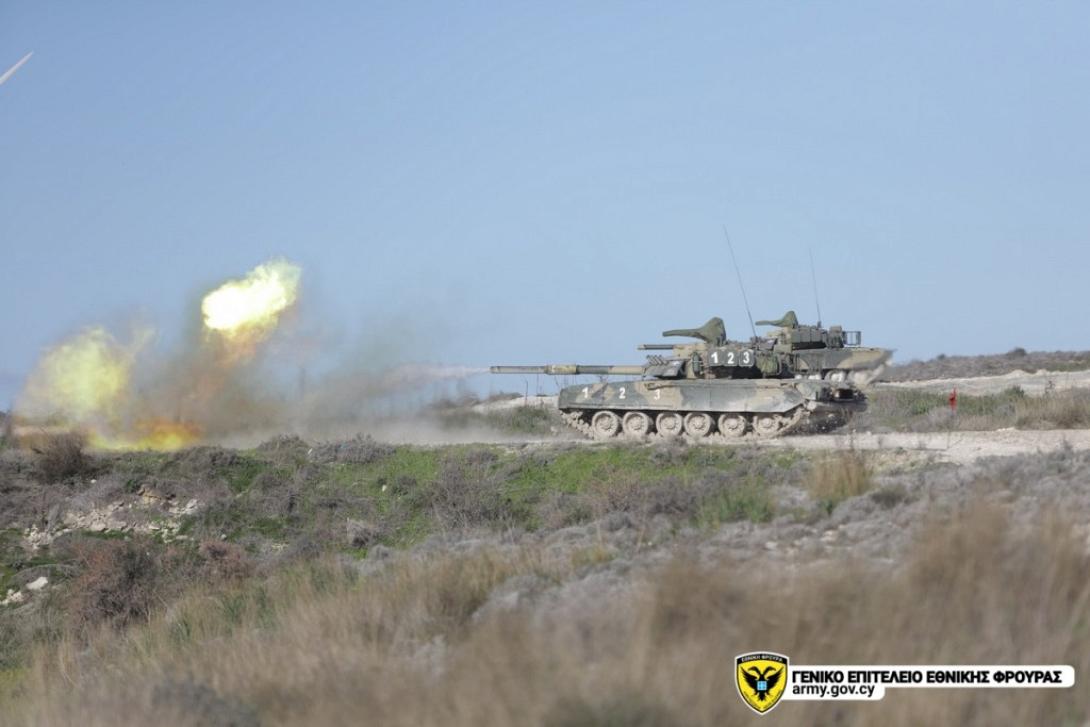 Ρωσικό άρμα μάχης της Εθνικής Φρουράς.