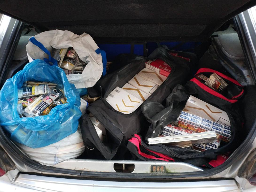 Ηράκλειο: Είχε γεμίσει το αυτοκίνητο με λαθραία τσιγάρα και καπνό