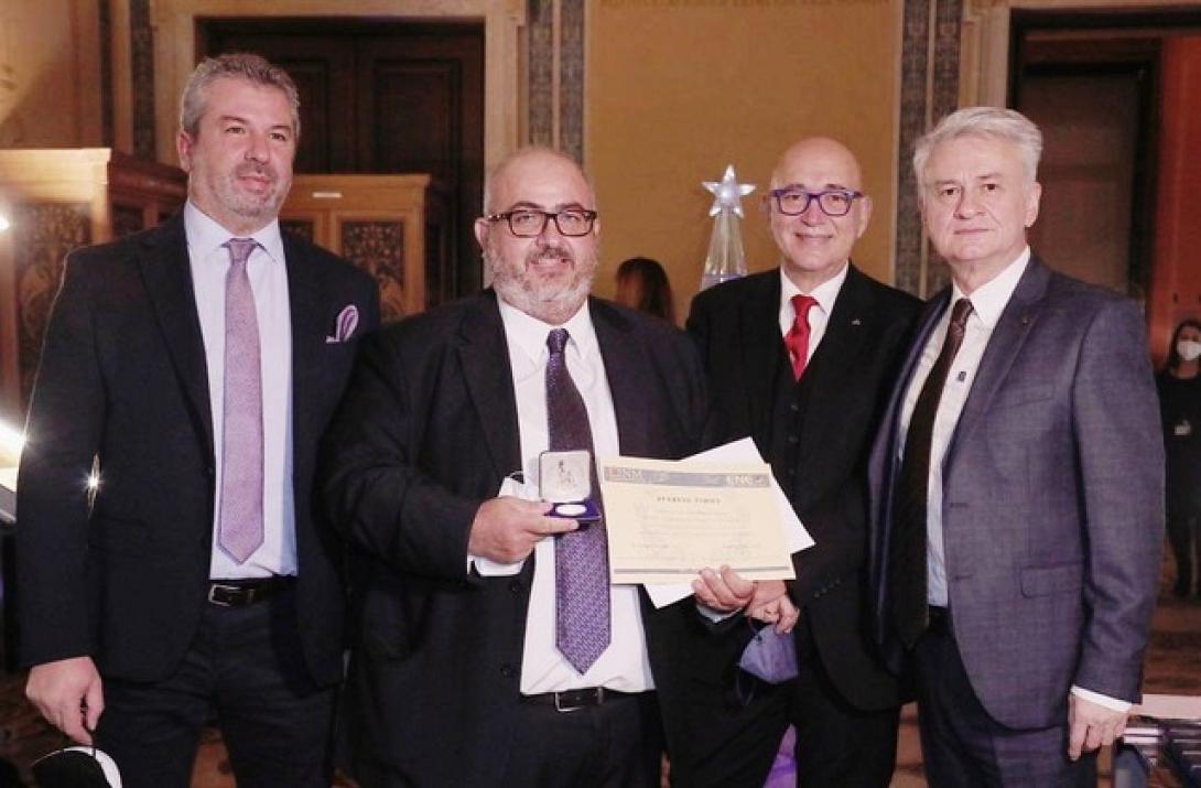 Βράβευση του Προέδρου του Διοικητικού Συμβουλίου του 5ου Π.Τ. της Ε.Ν.Ε.