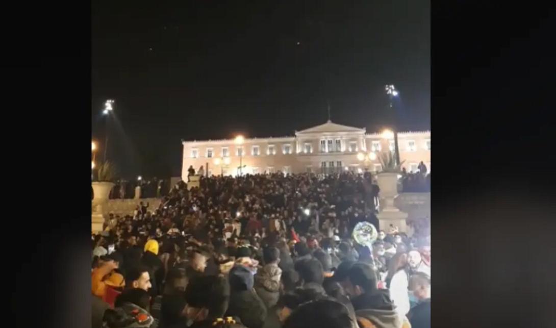 Πακιστανοί Σύνταγμα