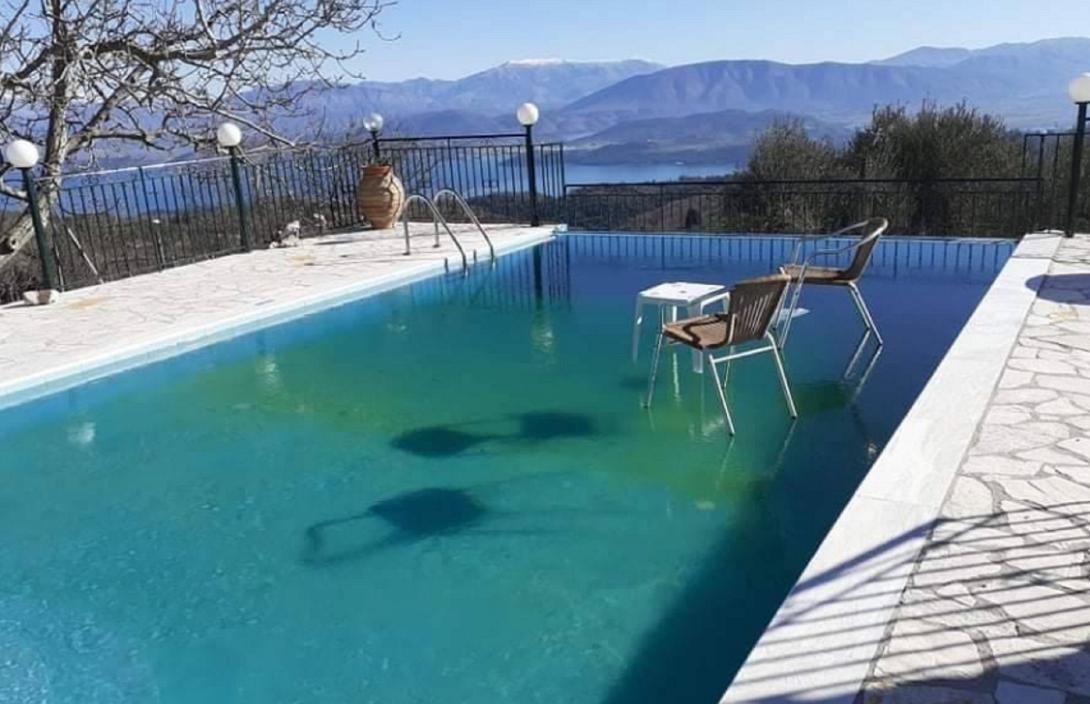 ΠΙΣΙΝΑ ΚΑΘΙΣΤΙΚΟ