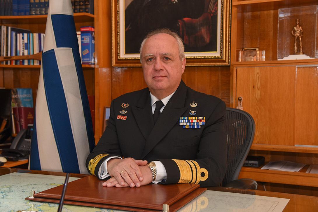 Στέλιος Πετράκης