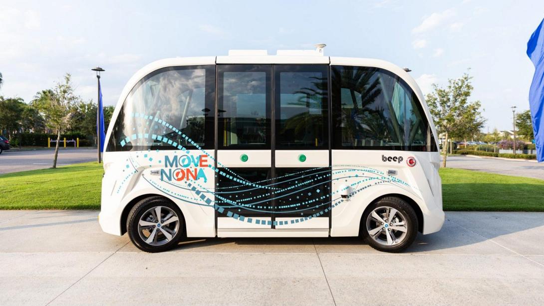 Ρομποτικά ταξί στην Ευρώπη, αυτόνομα λεωφορεία στις ΗΠΑ