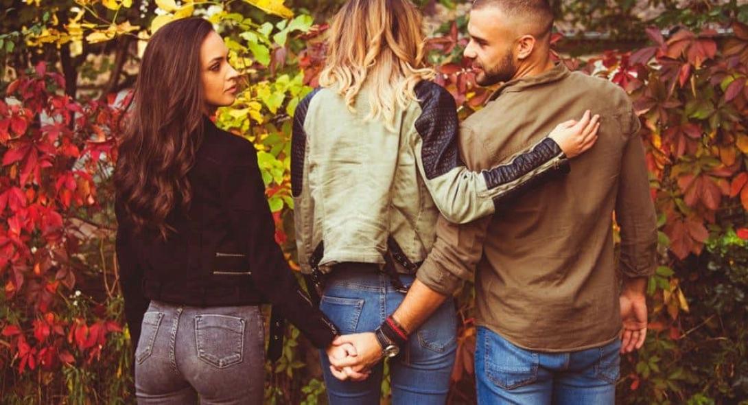 απιστία, τρίτο πρόσωπο 