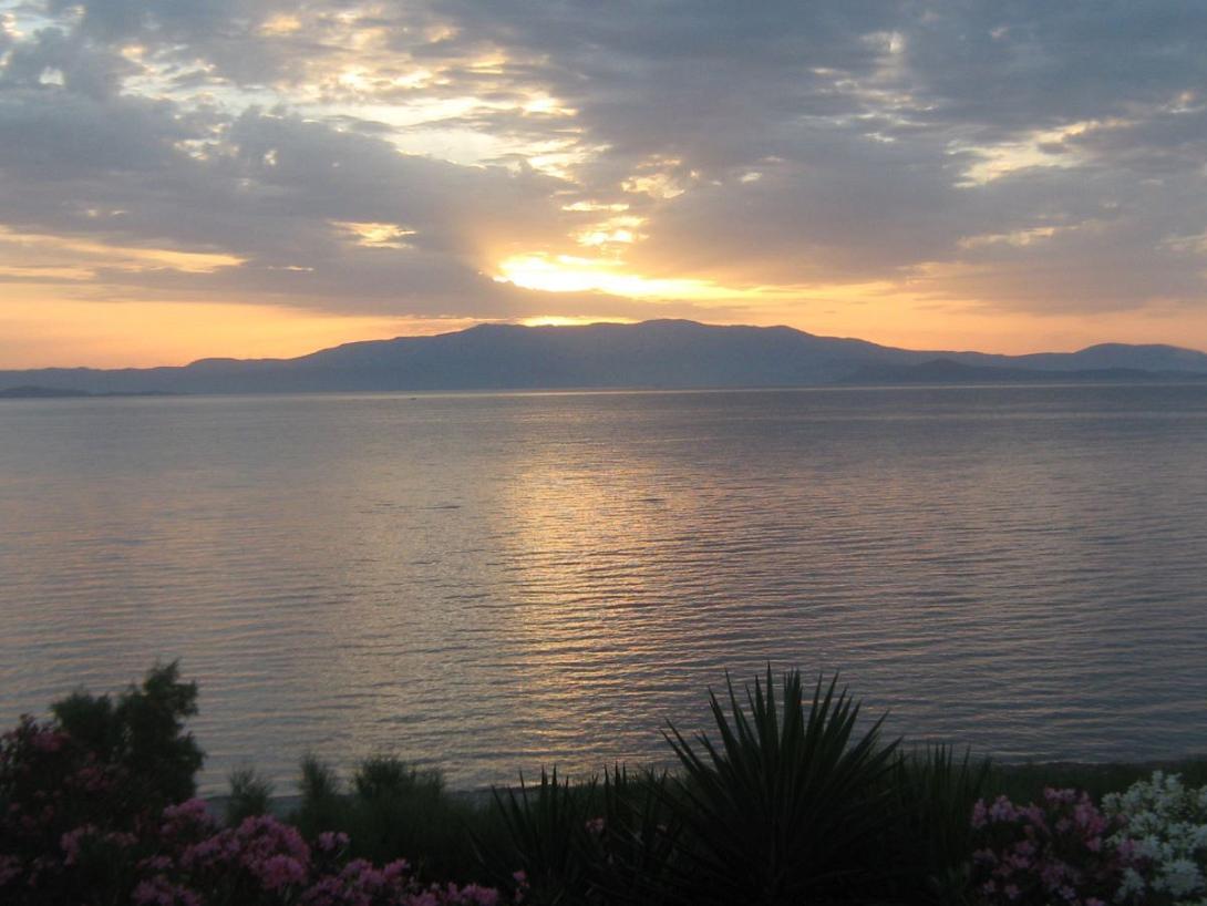 ήλιος και σύννεφα