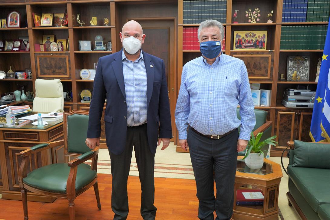 Επίσκεψη του Προέδρου του ΕΚΑΒ στον Περιφερειάρχη Κρήτης