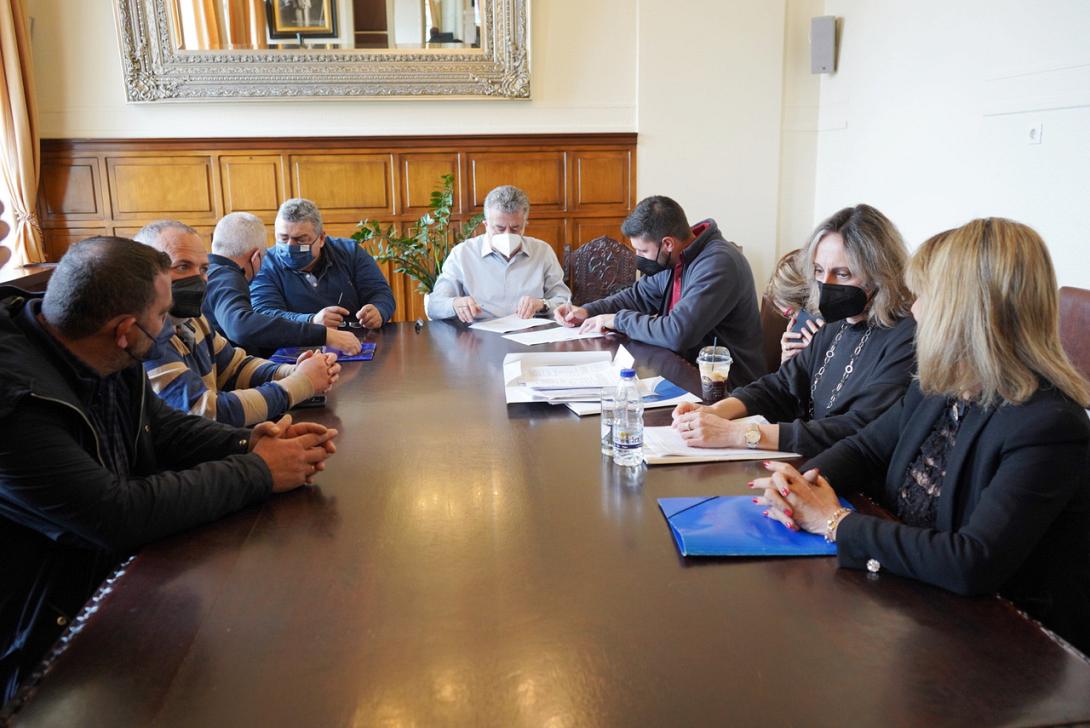 Ο Περιφερειάρχης Κρήτης υπέγραψε σήμερα στα Χανιά 5 νέα έργα προϋπολογισμού 10,2 εκ. ευρώ