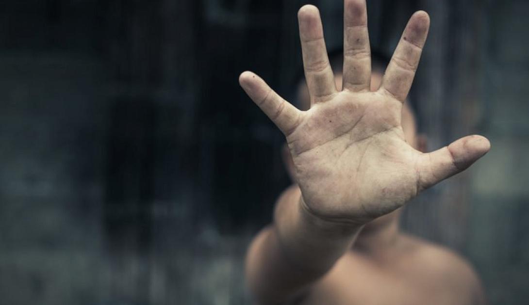 αγόρι βιασμός