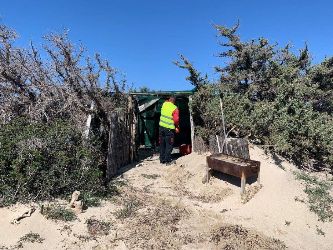 νησος χρυση - κατεδαφιση