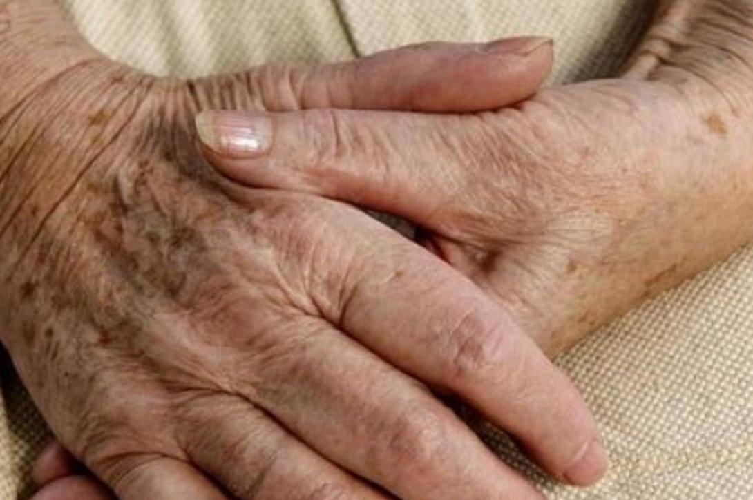 ηλικιωμένη