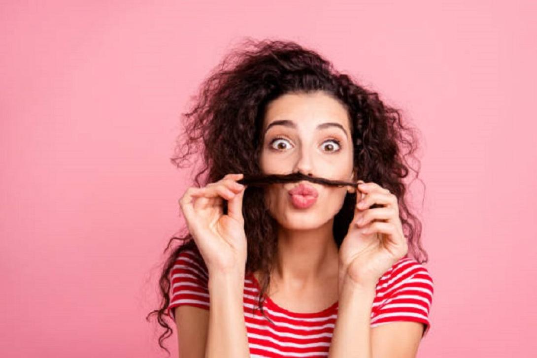 γυναίκα,μουστάκι,τριχοφυΐα