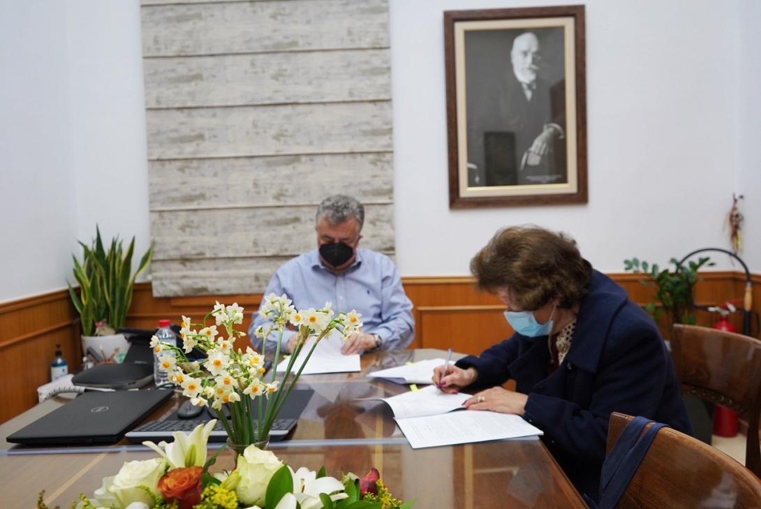 υπογραφη συμβασης