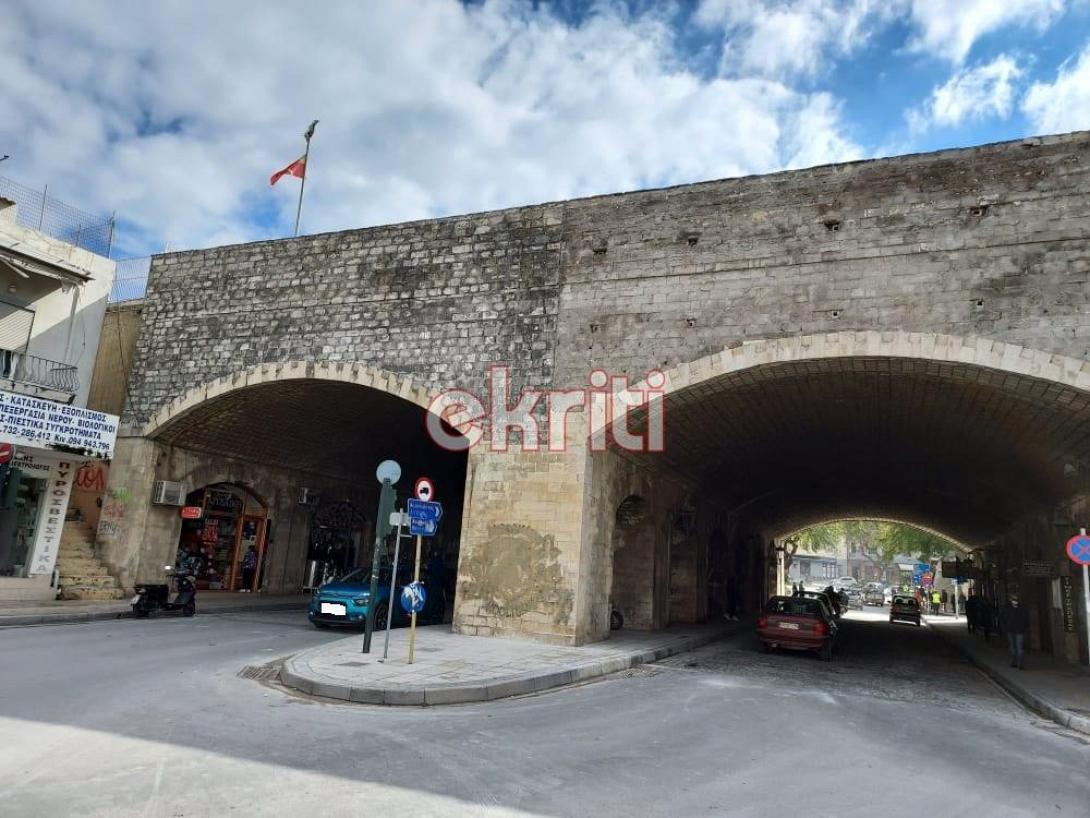 καινούρια πόρτα