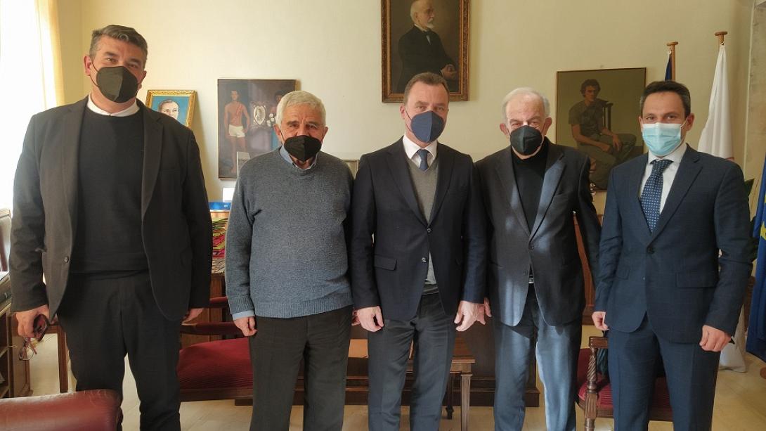 λαμπρινος - προεδρος δικηγορικου συλλογου