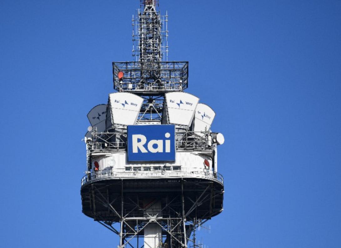 Διακόπτει τις ανταποκρίσεις η δημόσια ραδιοφωνία 