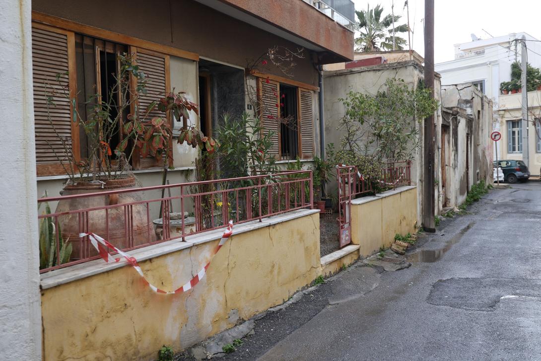 συμβολή των οδών Σκουντή και Μονής Παλιανής.