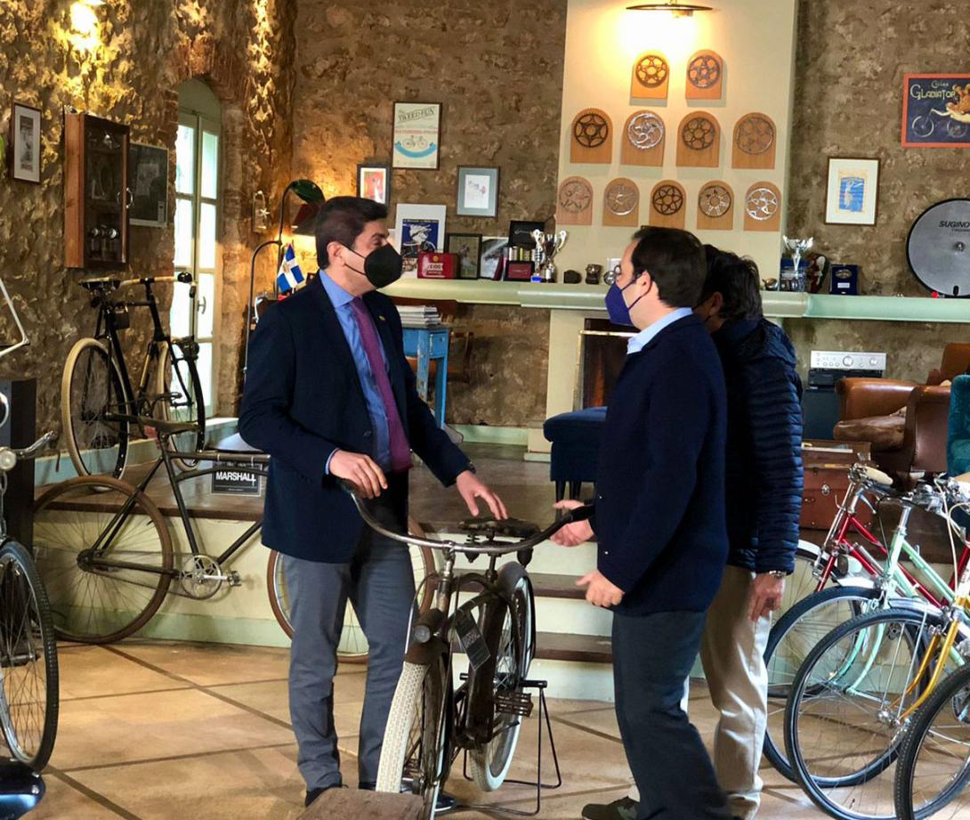 ΑΥΓΕΝΑΚΗΣ ΠΟΔΗΛΑΣΙΑ