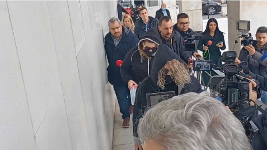 πατρα αδερφη μητερα πισπιριγκου