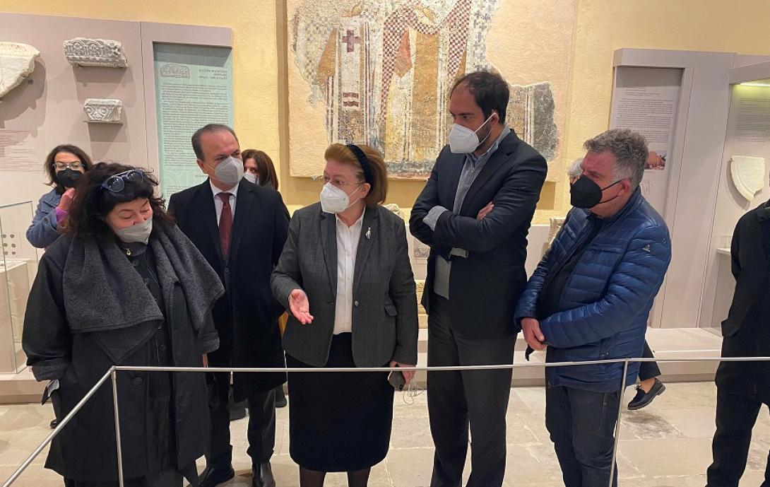 Μενδώνη - Κεφαλογιάννη