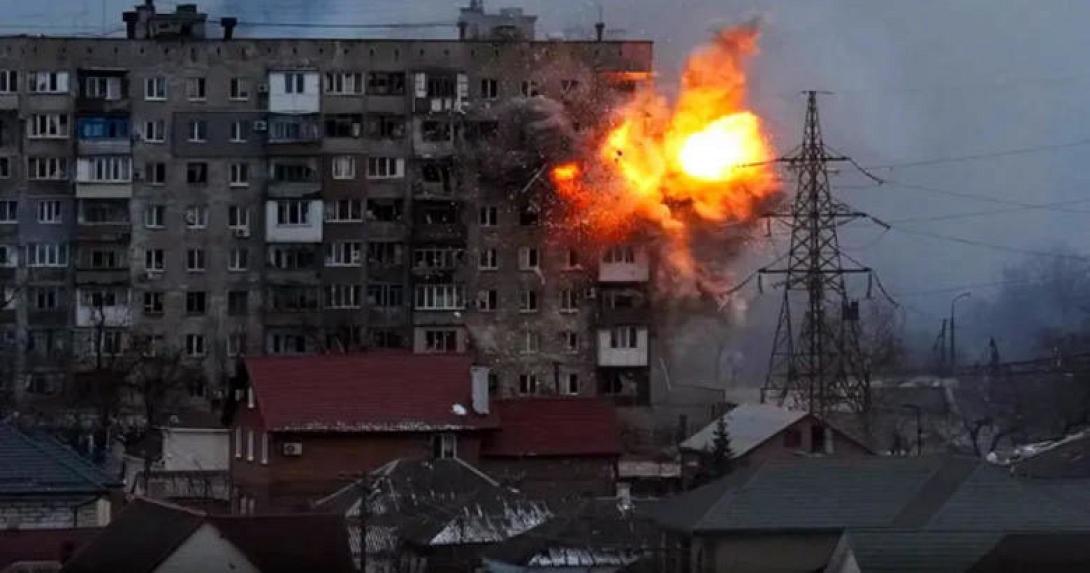 Χτυπήθηκε πολυκατοικία  