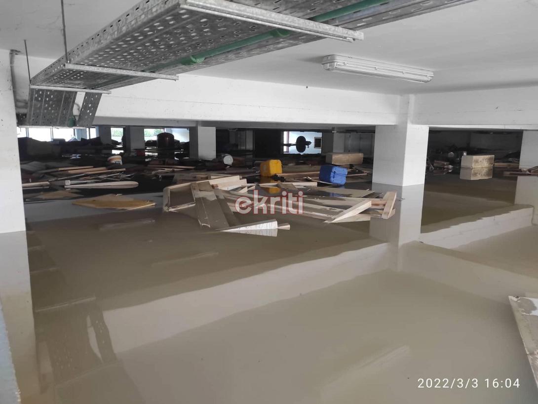 Ζημιά σε επιχείρηση στις Μαλάδες