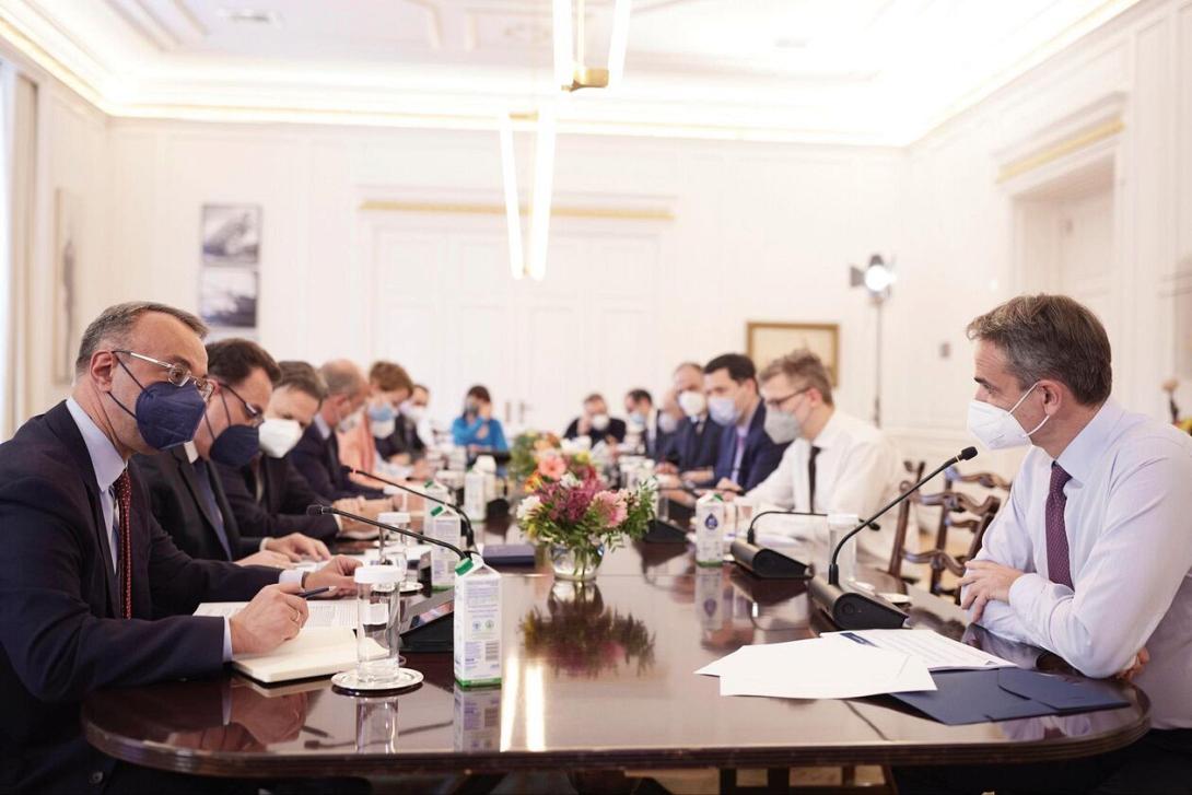 Σε σύσκεψη στο Μαξίμου επιβεβαιώθηκε η απόλυτη επάρκεια αγαθών