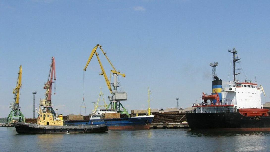 Στρατιωτικό χτύπημα στο λιμάνι Όλβια στη Μαύρη Θάλασσα 