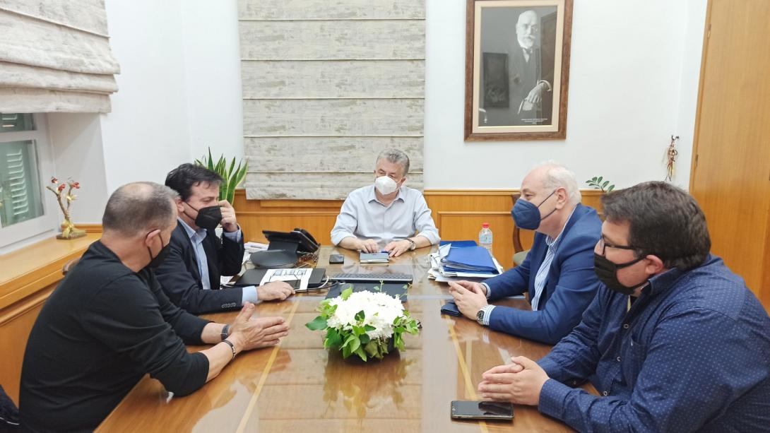 Συνάντηση του Περιφερειάρχη με τους εκπροσώπους του Εμπορικού Συλλόγου 