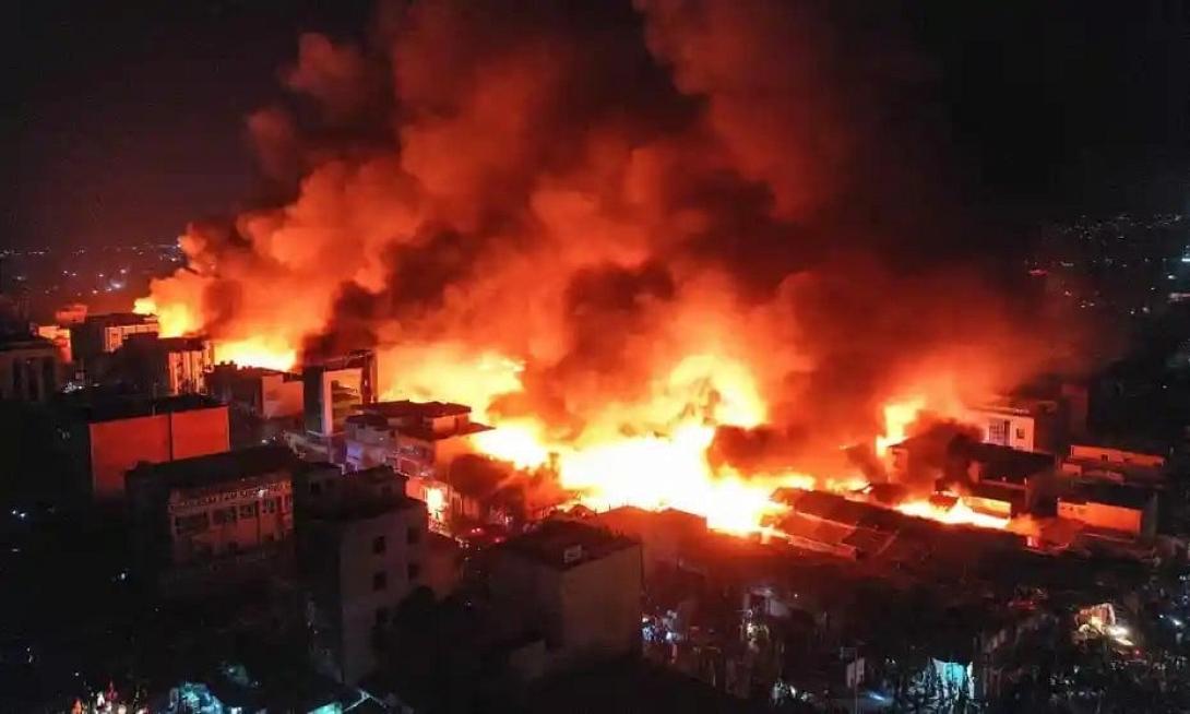 Καταστροφική πυρκαγιά στη Σομαλία 