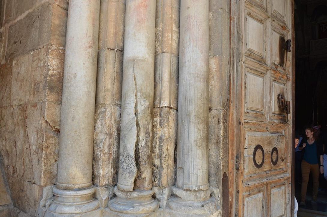 κιονας - παναγιος τάφος