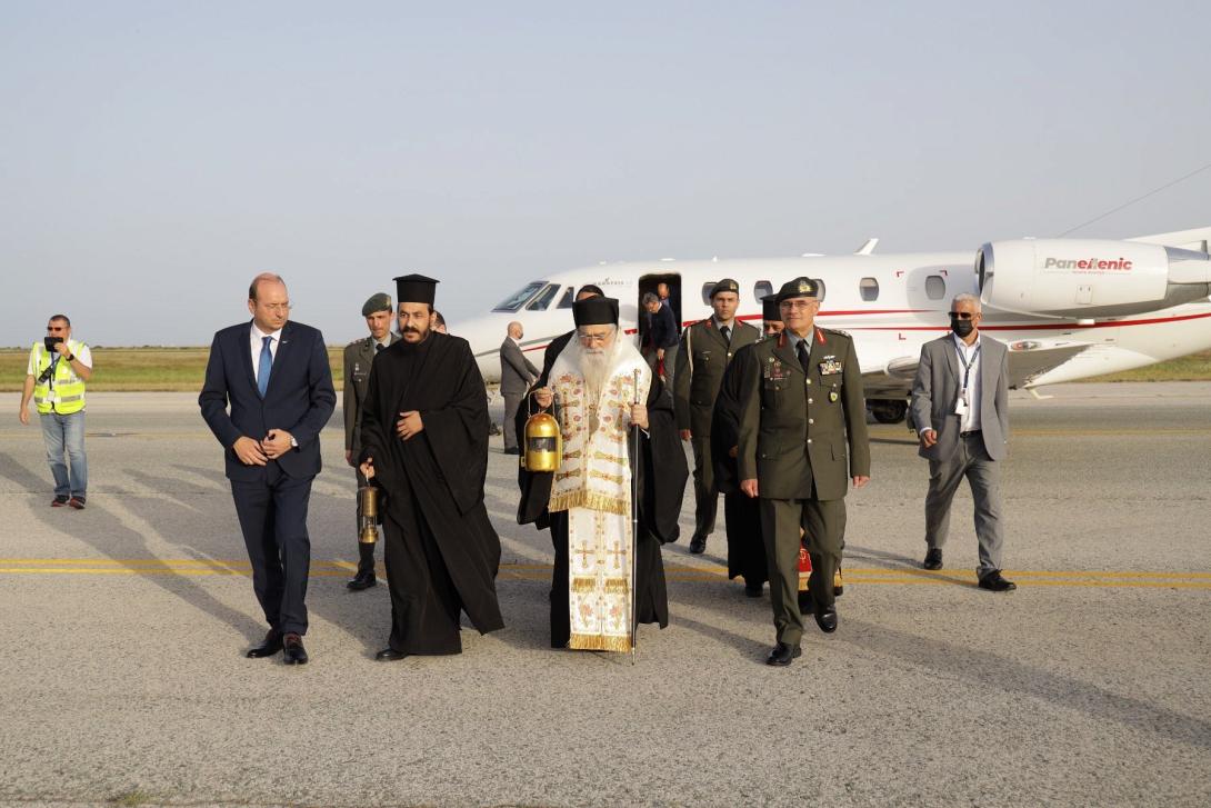 Κύπρος: Η υποδοχή του Αγίου Φωτός και το μήνυμα του Δημόκριτου Ζερβάκη