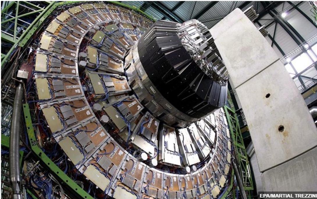 ΕΠΙΤΑΧΥΝΤΗΣ ΑΔΡΟΝΙΩΝ