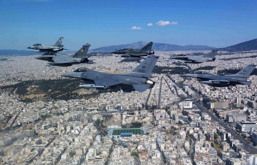 Αεροσκάφη θα περάσουν σήμερα πάνω από την Ακρόπολη 