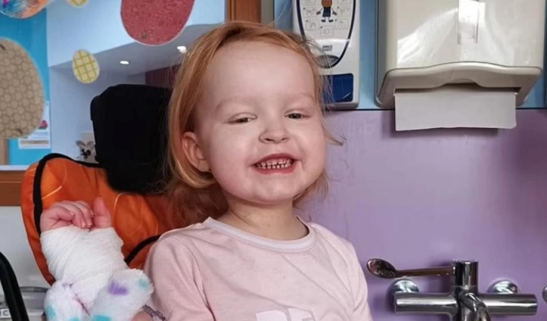 κοριτσάκι - ηπατίτιδα