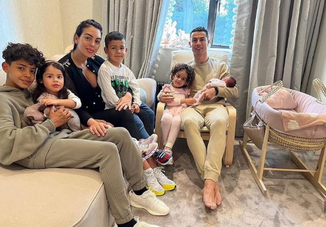 ΚΡΙΣΤΙΑΝΟ ΡΟΝΑΛΝΤΟ ΟΙΚΟΓΕΝΕΙΑ