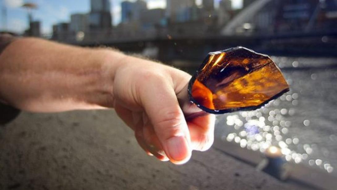 καυγάς με σπασμένο μπουκάλι