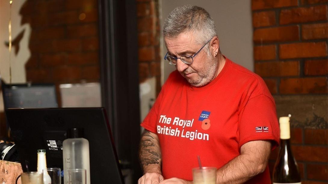 Και πάλι στο σκαμνί για ανάρτηση πορνογραφικού υλικού 