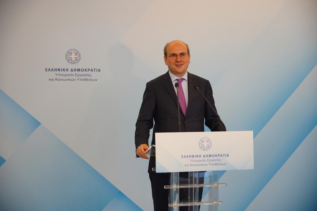 Στην τελική ευθεία η εφαρμογή της ψηφιακής κάρτας 