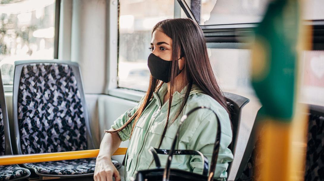 Η μάσκα θα παραμείνει σε κάποιους εσωτερικούς χώρους 