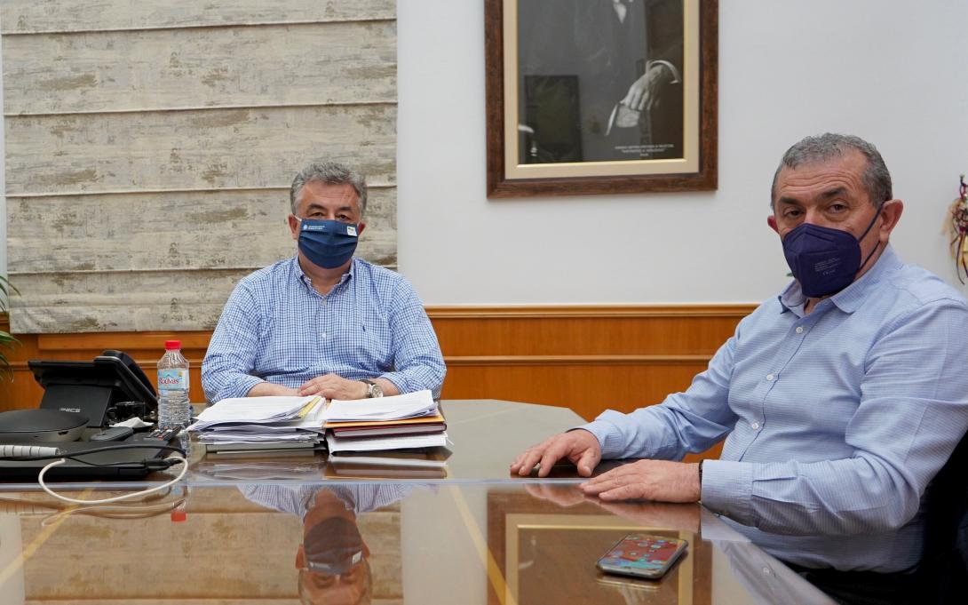 Περιφέρεια Κρήτης: Συνάντηση μεταξύ Βαρδάκη - Αρναουτάκη - Σταυρακάκη - Συριγωνάκη