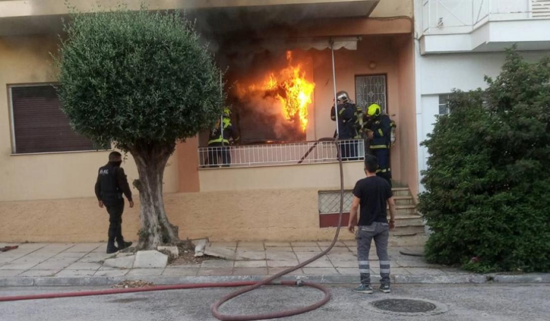 φωτια σε σπίτι