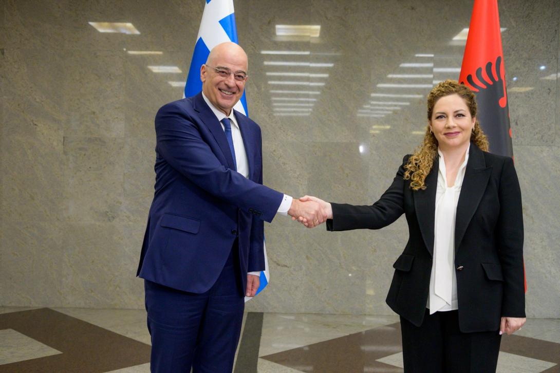 Δένδιας: “Επεισόδιο” στα Τίρανα με την Αλβανίδα ΥΠΕΞ που ζήτησε άρση εμπόλεμου για τους Τσάμηδες