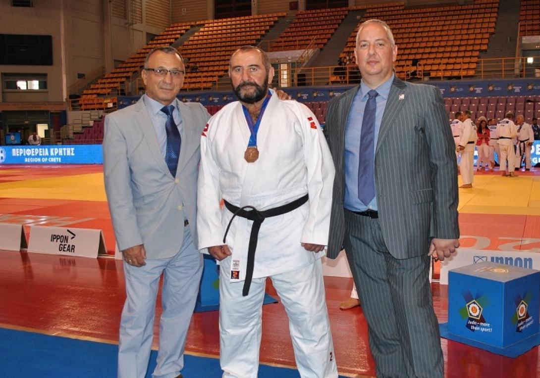 ΤΖΟΥΝΤΟ ΑΝΔΡΕΑΔΗΣ