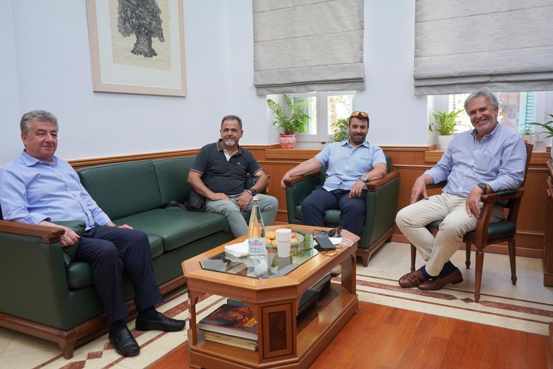 Συνάντηση Περιφερειάρχη Κρήτης με τον Δήμαρχο Σητείας  