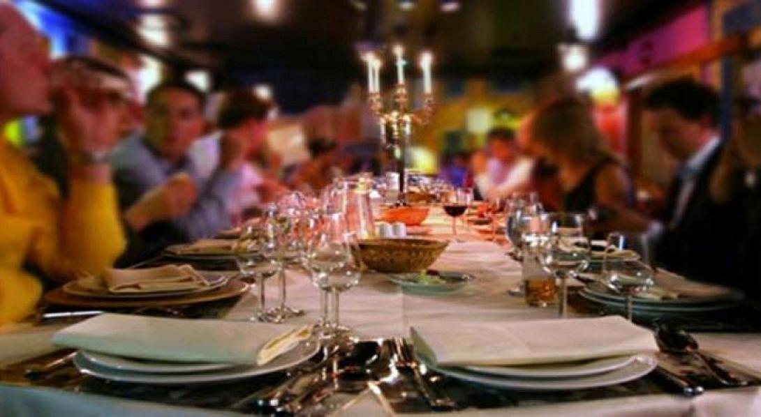 Γαμήλιο γλέντι διακόπηκε από έναν τύπο που έπεσε από το ταβάνι 