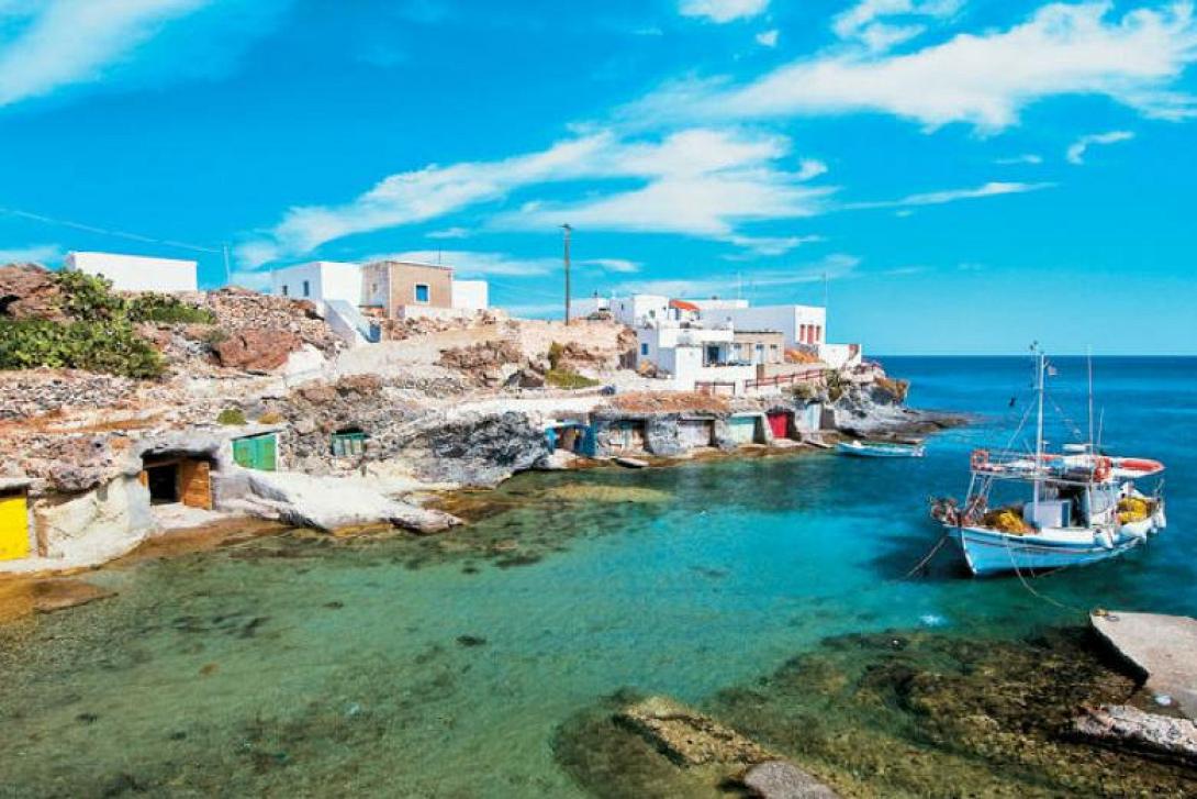 Η FT υμνεί την Ελλάδα ως τον κορυφαίο ταξιδιωτικό προορισμό 