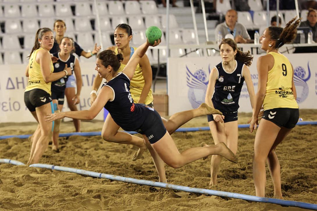 χαντμπολ-νεανιδεσ