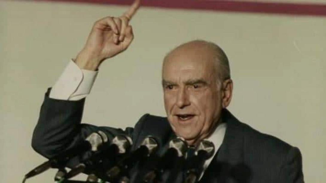 Ο Ανδρέας Παπανδρέου, Πρόεδρος του ΠΑΣΟΚ, νικητής των εκλογών του 1985 με ποσοστό 45,82 %